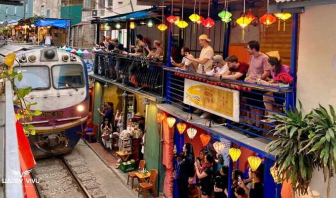 Explore Food Tour, Train Street and Egg Coffee in Capital - Tips for an Unforgettable Experience