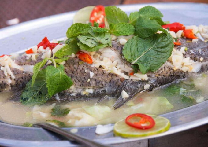 From Bangkok: Taste and Tune of Samut Songkhram Private Tour - Seafood Lunch at Local Restaurant