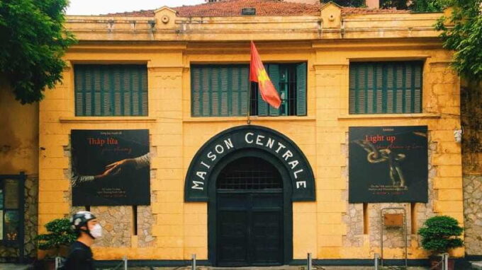 Hanoi War Remnants Tour: Hilton Prison & Local Train Street - Important Travel Tips and Recommendations