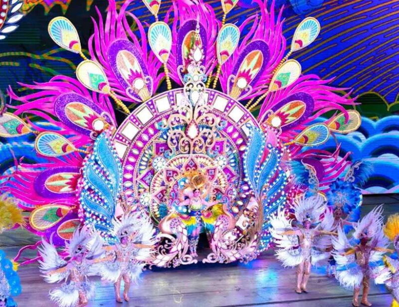Phuket: Carnival Magic Show Royal Seat With Dinner - Royal Seat Upgrade