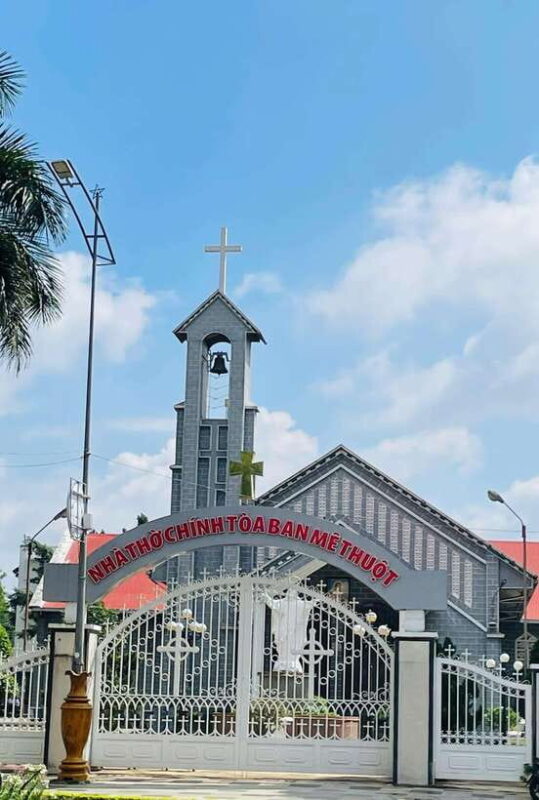 Buon Ma Thuot: City Walking Tour With Local Cuisine - Cultural Insights and Traditions