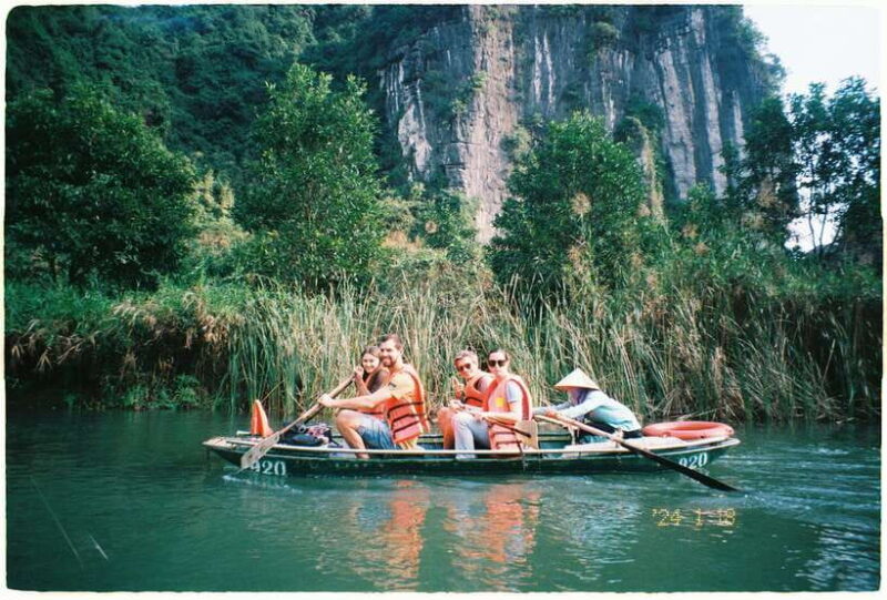 From Ha Noi: Bai Dinh Trang An Ninh Binh Tour Full Day Lunch - Scenic Boat Ride Through Tràng An Eco-Tourism Area