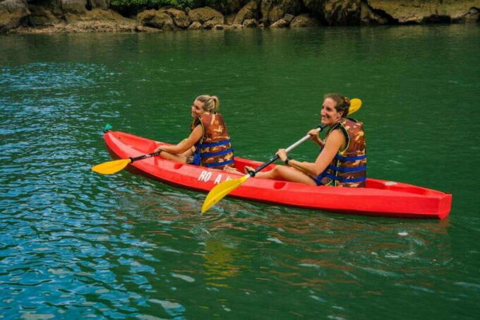 From Hanoi: Ha Long Bay Luxury Day Cruise With Food & Kayak - Customer Experiences and Reviews
