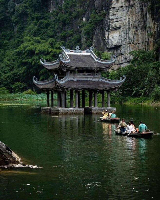 From Hanoi: Hoa Lu - Trang An - Mua Cave 1 Day Trip - Transportation and Services