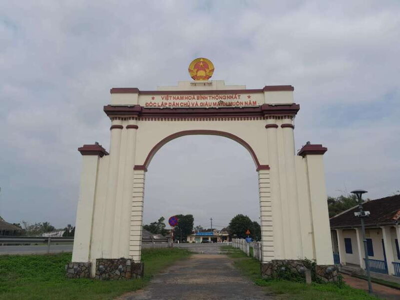 Hue: Private Transfer to Dong Hoi With Sightseeing Stops - Overview of the Transfer Service