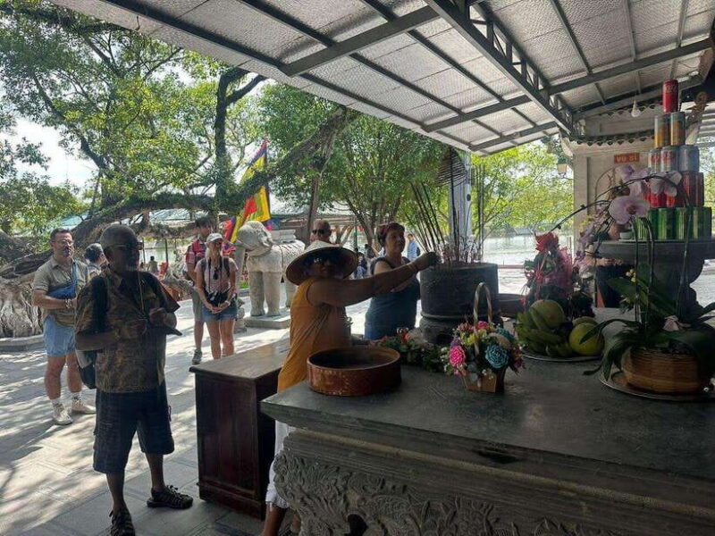 Perfume Pagoda Full Day With Boat Trip and Cave - Traditional Vietnamese Lunch Experience