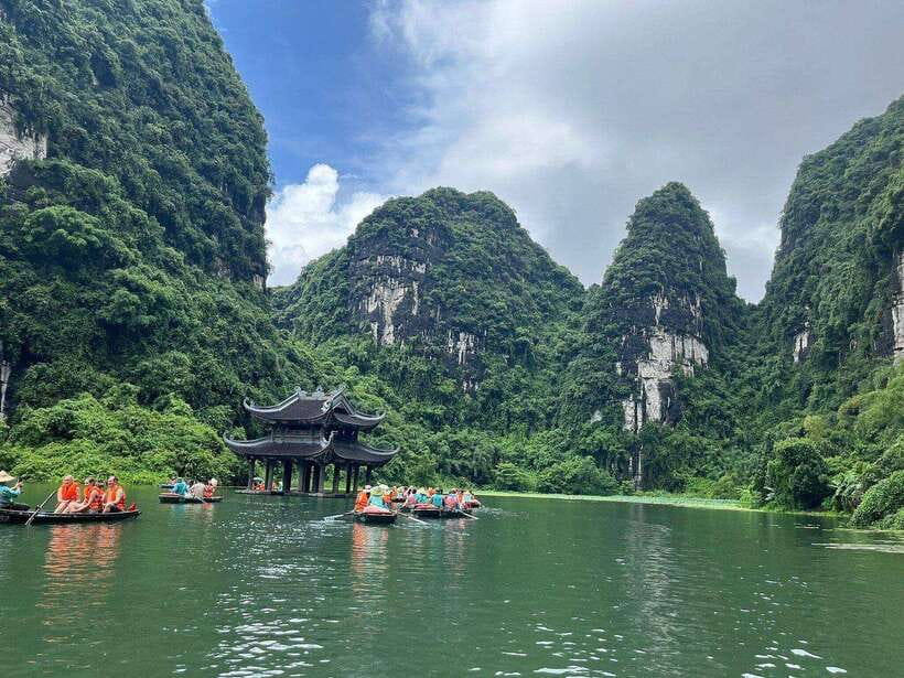 From Hanoi: Hoa Lu, Bai Dinh, Trang An, Tam Coc and Mua Cave