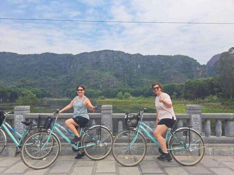 From Hanoi: Hoa Lu - Trang An - Mua Cave 1 Day Trip - Exploring Hoa Lu: The Ancient Capital