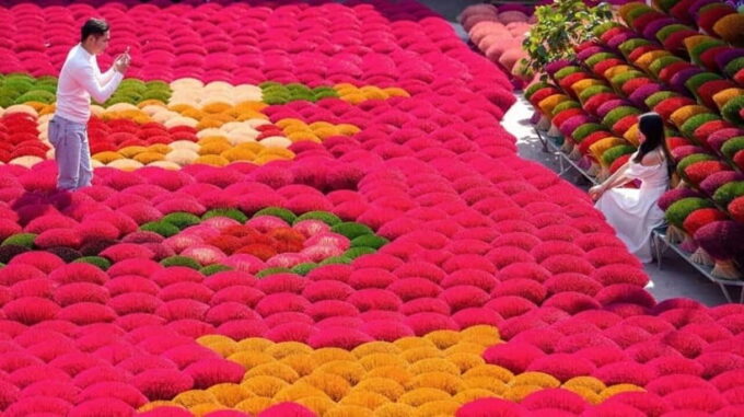 From Hanoi: Incense Village, Hat-Making & Lacquer Art - Capturing Colorful Moments in Incense Production