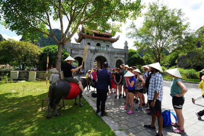 Hanoi: Hoa Lu, Tam Coc, Mua Cave 1-Day Ninh Binh Luxury Tour - Frequently Asked Questions