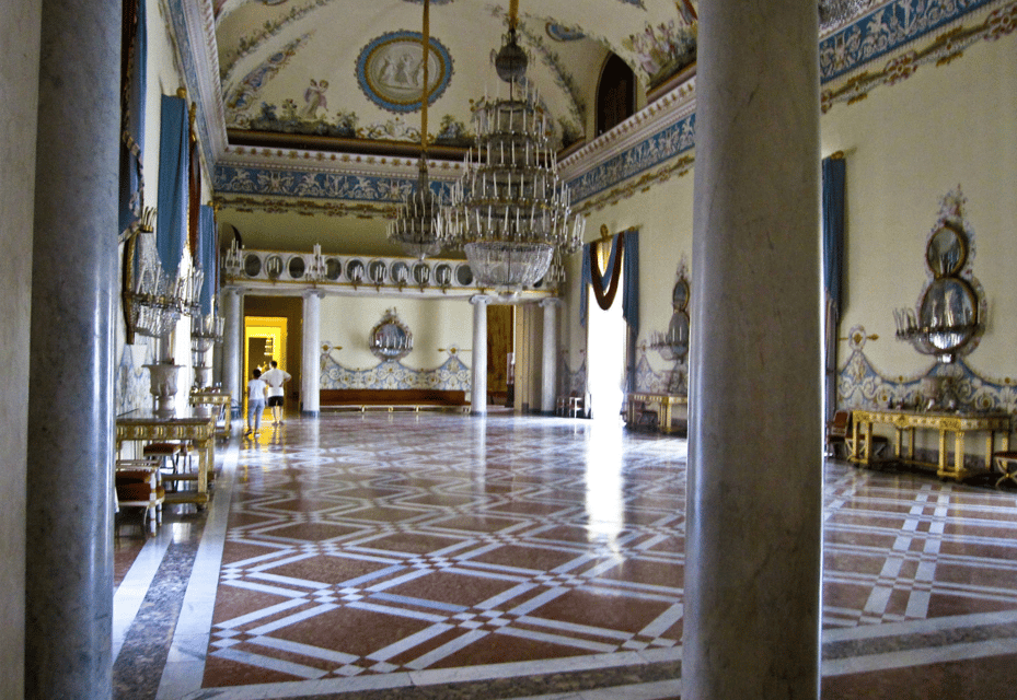 A day as a King of Naples! - Strolling Along Riviera di Chiaia and Villa Pignatelli