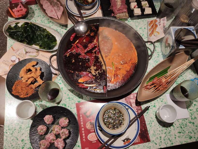 A Delicious Food Tour Through the Heart of the City - Exploring the Itinerary in Detail
