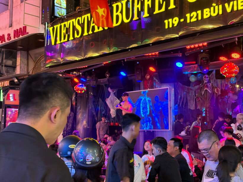 Acoustic Live Music And Street Food Tour With Female Guide - Itinerary and Highlights