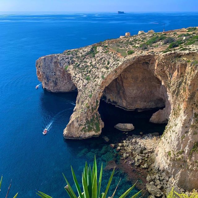Adventures in Malta: Thrills, History, and Natural Beauty - Transportation and Group Size