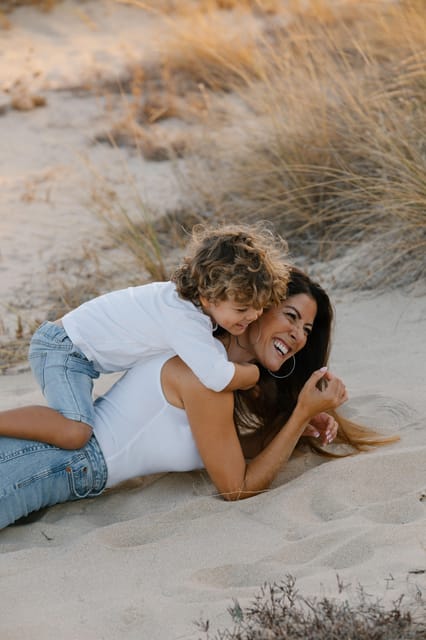 Algarve: 1 hour Couple & Family Photoshoot - The Value of Professional Photos in Algarve