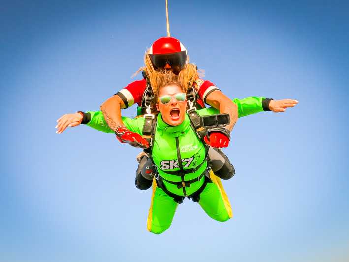 Algarve: Tandem Skydiving Adventure 15,000 to 10,000 Feet - Deep Dive Into the Itinerary  