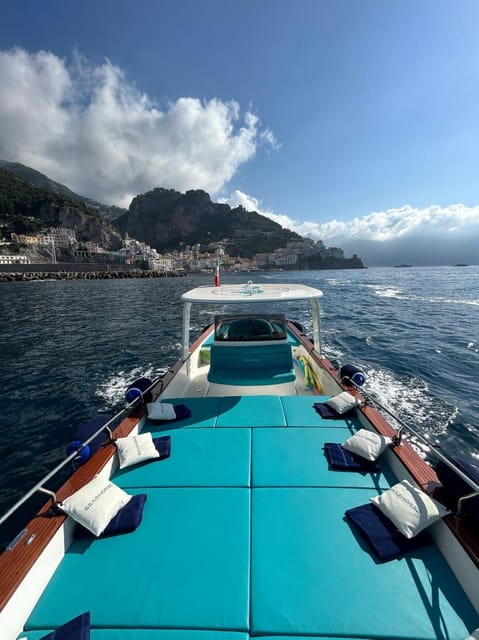 AMALFI: Boat tour to Positano with lunch at the restaurant - The Itinerary: A Well-Structured Adventure