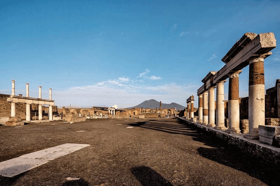 Amalfi Coast: Pompeii Guided Tour with Skip-the-Line Entry - The Guide and Group Experience