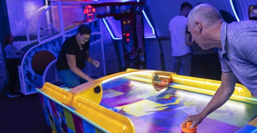 Amsterdam Arcade Game Hall: Classic & Modern Fun, UP Events - Combining the Arcade Experience with Other Activities