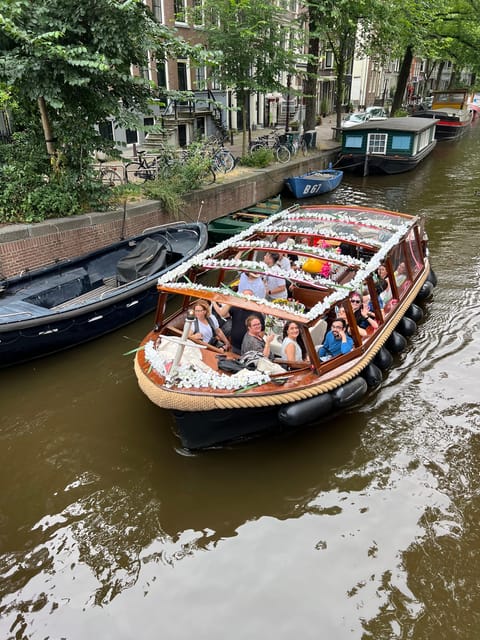 Amsterdam: Boat Tour with Optional Unlimited Drinks - The Itinerary & Sights