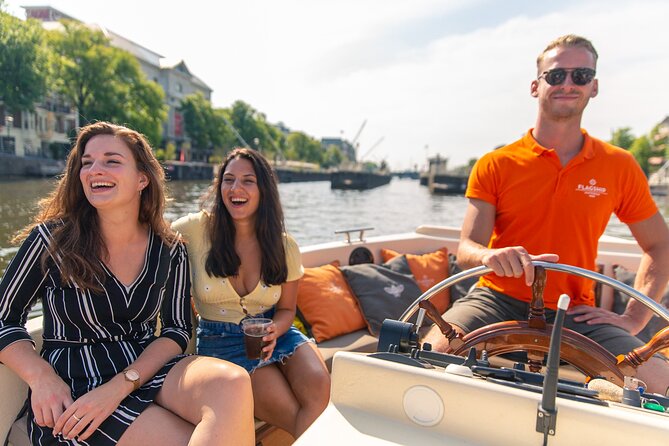 Amsterdam Canal Cruise With Live Guide and Onboard Bar - Travelers Reviews