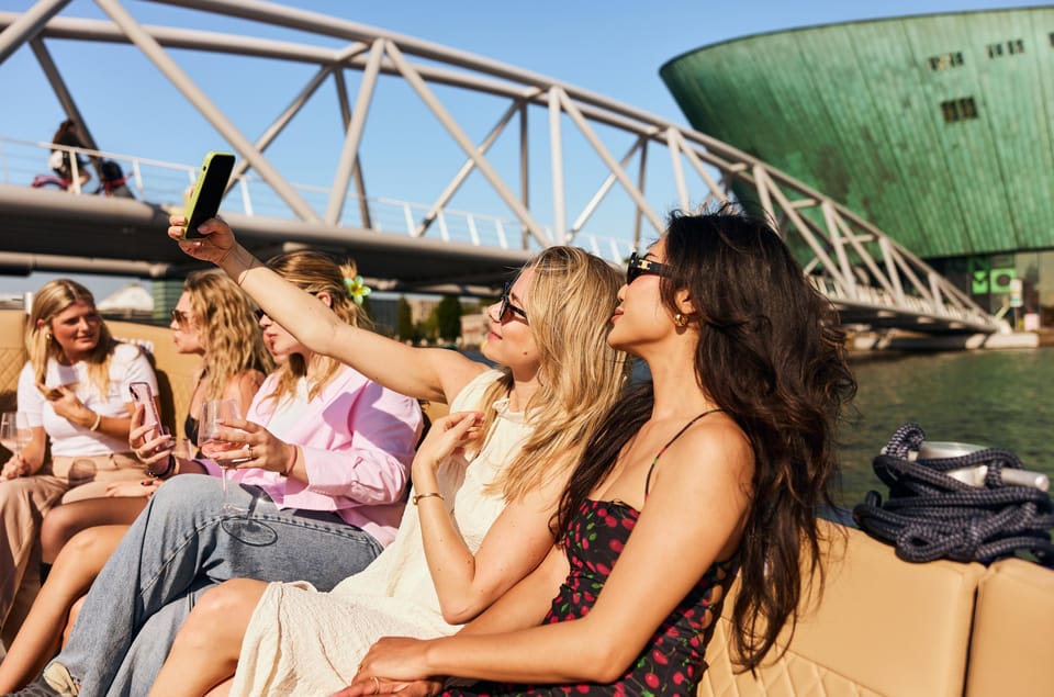 Amsterdam: Cozy Evening Canal Cruise With Open Bar Option - Value and Practical Details