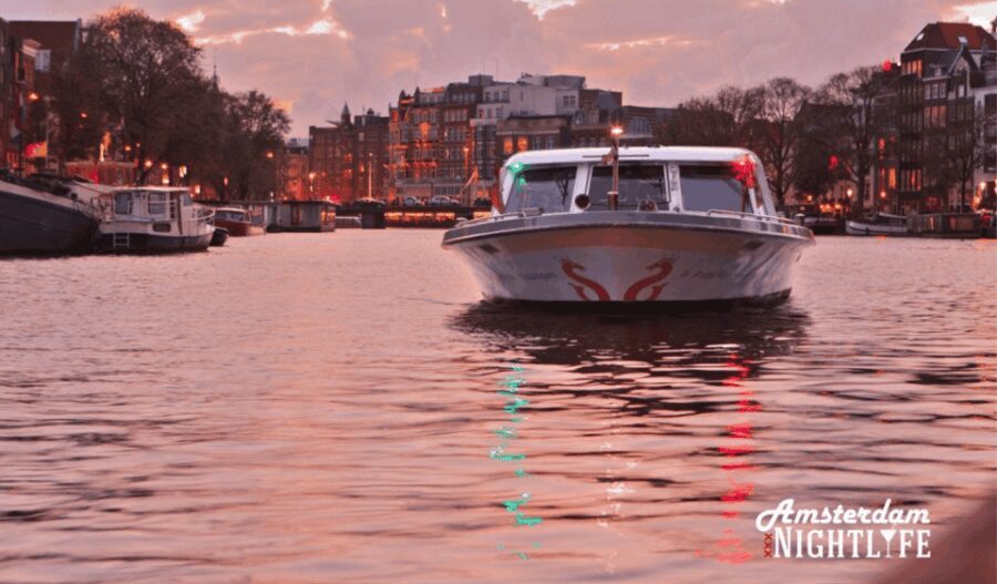 Amsterdam: Cruise & Nightlife Ticket with Drinks - The Sum Up