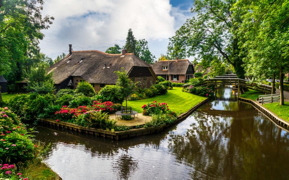 Amsterdam: Giethoorn Day Trip, Boat Tour, and Walking Tour - A Full Breakdown of the Experience