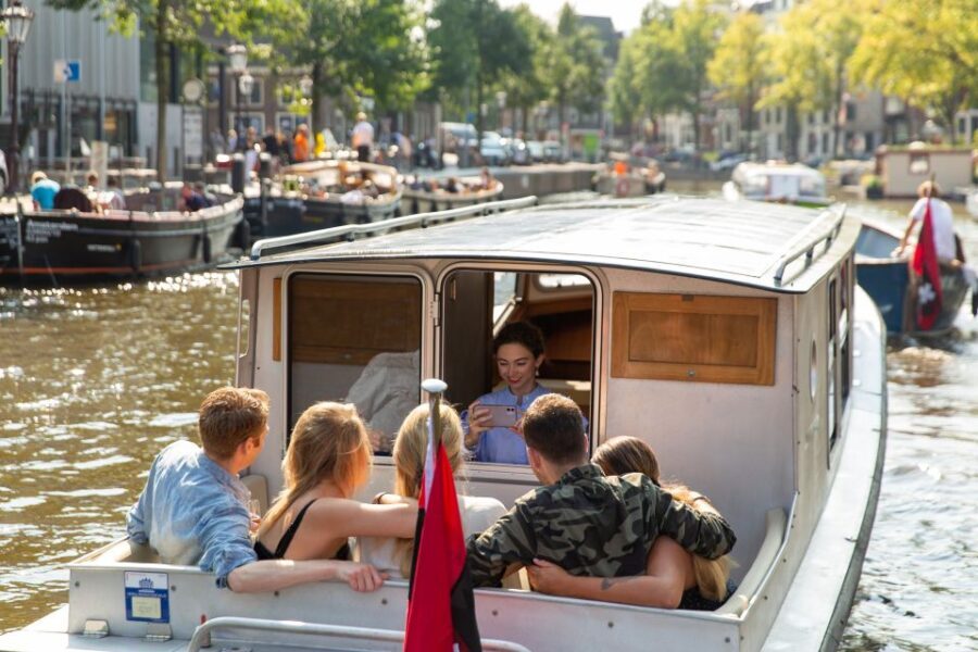 Amsterdam: Historic Boat Cruise with open bar and nibbles - Deep Dive into the Experience