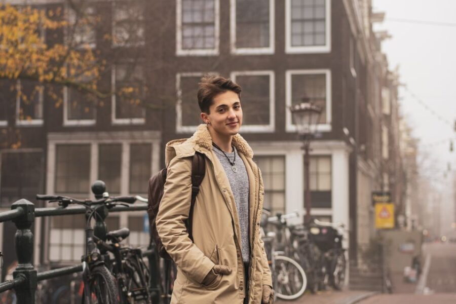 Amsterdam: Private Photoshoot for Couple, Family, or Solo - Detailed Breakdown of the Experience