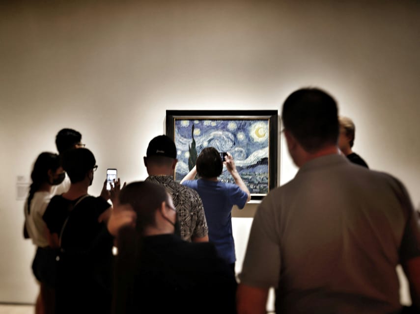 Amsterdam: Rembrandt & Van Gogh walking tour - The Experience of a Guided Tour