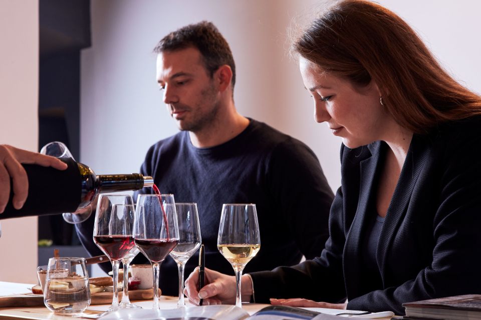 Athens: Acropolis Wine Tasting with Cheese and Olives - Why This Tour Works