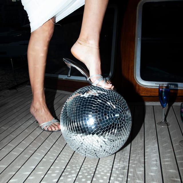 Athens: Mamma Mia Sunset Cruise with Welcome Drink - Who Should Consider This Tour?