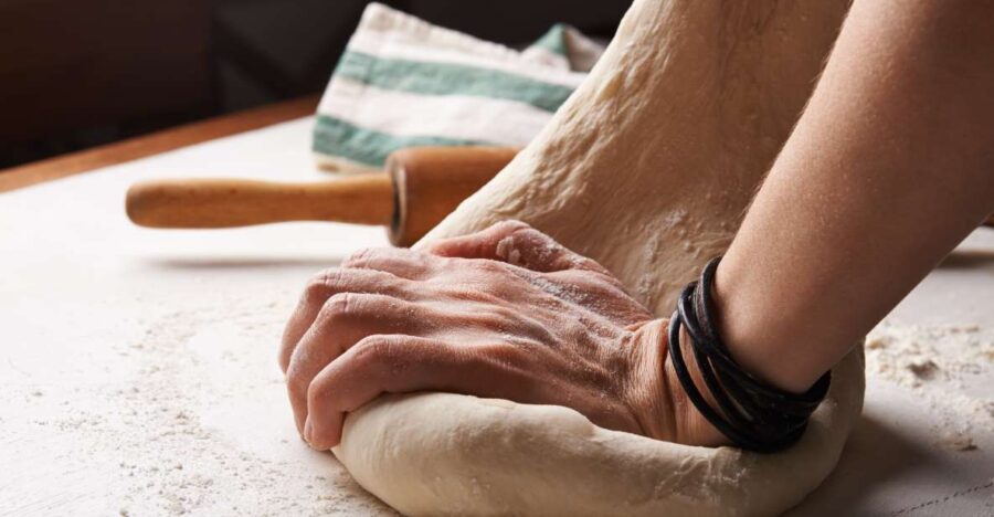 Authentic Neapolitan Pizza Lesson - Mastering the Art of Pizza Making