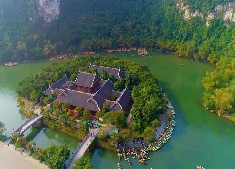 Bai Dinh Pagoda and Trang An Eco-Tourism Day Group Tour - Itinerary Highlights