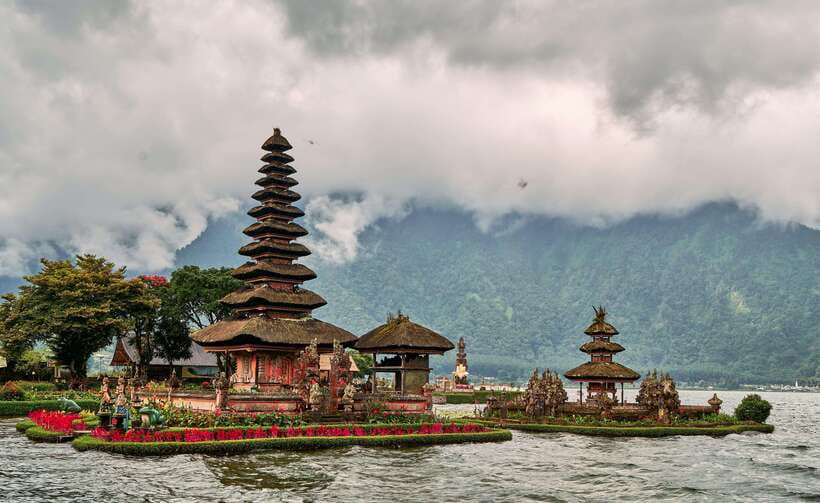 Bali: Full Day Tanah Lot, Handara Gate, Ulun Danu Beratan - Lunch and Cultural Insights in Tabanan