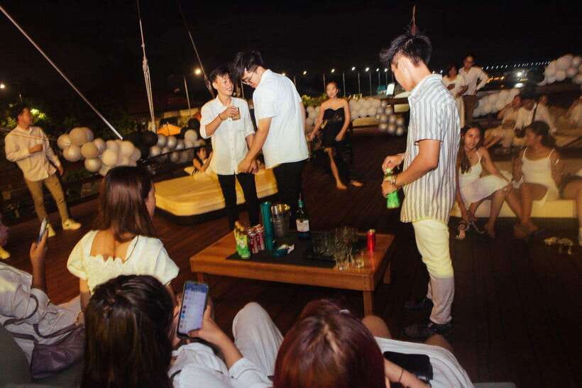 Bali: Phinisi Sunset Dinner Cruise with Entertainment - The Experience: What Travelers Say
