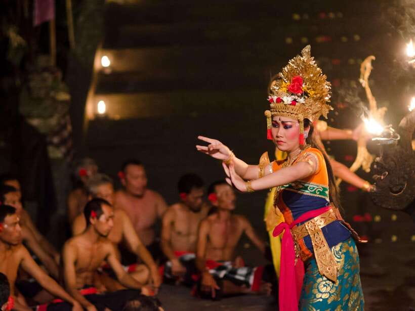 Bali: Uluwatu Temple, Kecak Dance, and Jimbaran Dinner Tour - Practical Details and Tips