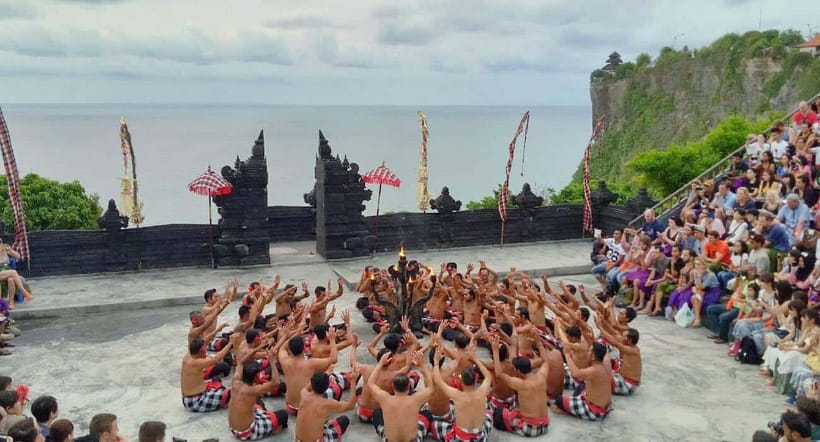Bali : Watersport, Padang-padang Beach, Kecak Dance Uluwatu - Practical Details & Tips
