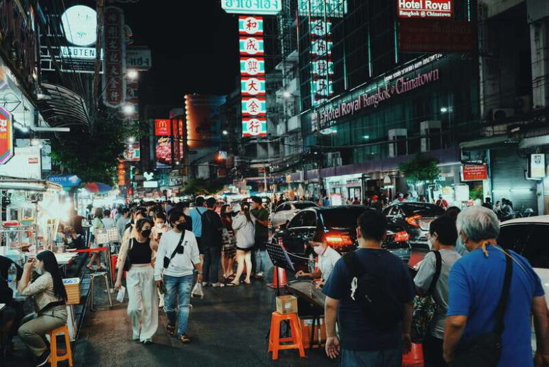 Bangkok: Private Tuk-Tuk Night Tour, River Boat & Eats - Key Points