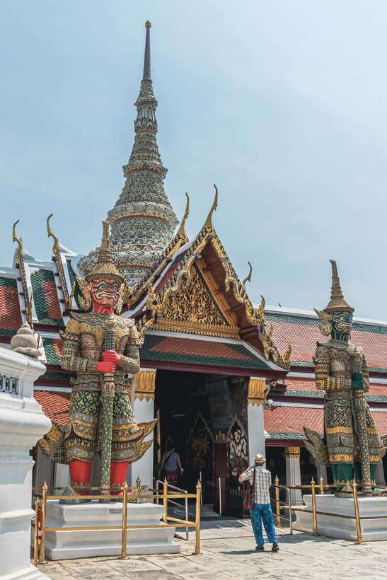 Bangkok: Private Wat Phra Kaew, Wat Pho & Wat Arun Tour - Itinerary Highlights