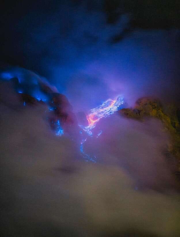 Banyuwangi/Bali: Mt Ijen Sunrise & Blue Flame in Guided Tour - The Journey to the Volcano: What to Expect on this Tour