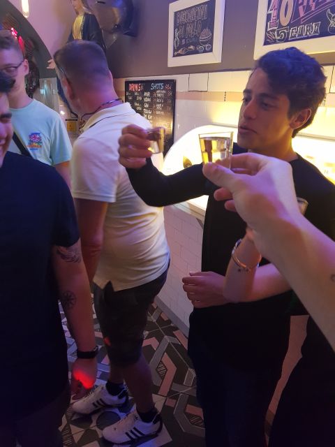 Bar-Hopping Tour With Welcome Drink - Exploring Milans Nightlife