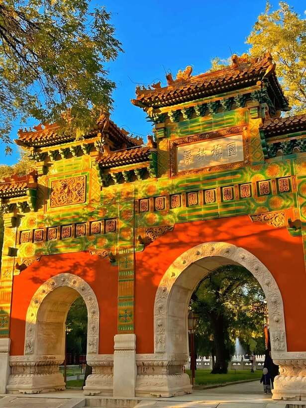 Beijing:Temple of heaven and Yonghe Lama temple guide tour - Exploring Yonghe Lama Temple