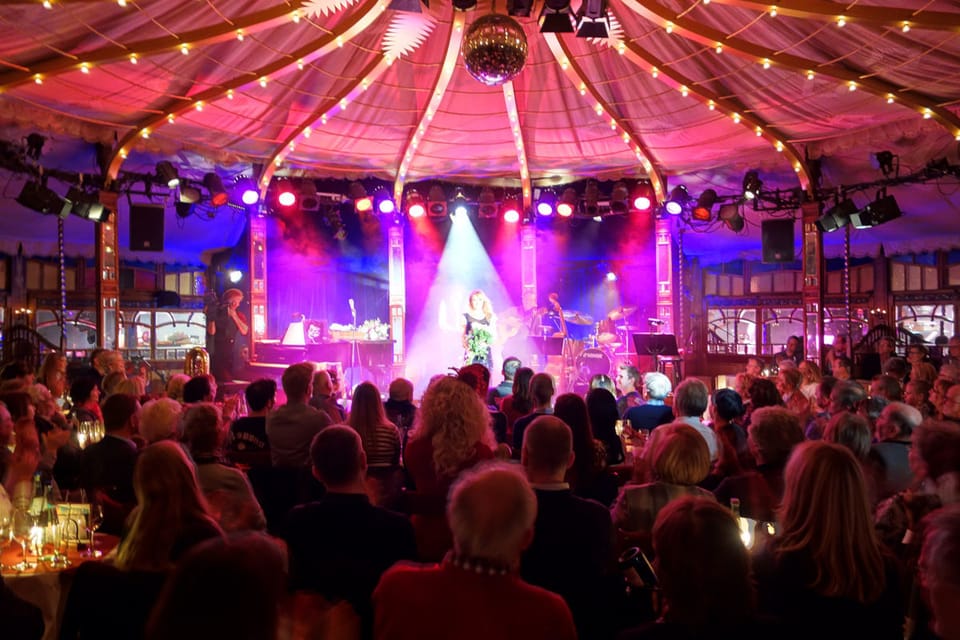 Berlin: Ticket for Bar Jeder Vernunft - Theater & Restaurant - Discovering the Magic of Bar Jeder Vernunft