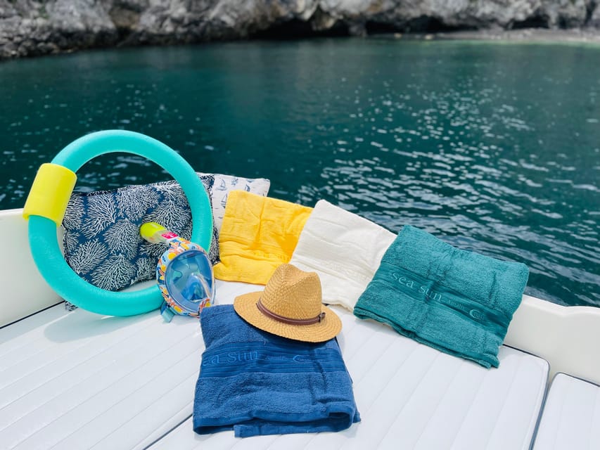 Boat rental without license Amalfi Coast - The Sum Up