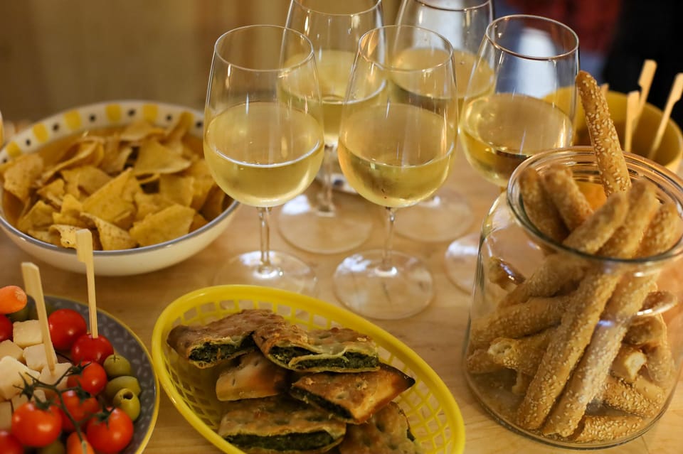 BOLOGNA APE IN LAB: Create your own jewelry while sipping a glass of wine! - The Crafting Experience: Step by Step