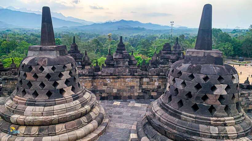 Borobudur-Mendut-Prambanan-Sewu Temple - Exploring Borobudur: The Heart of the Tour