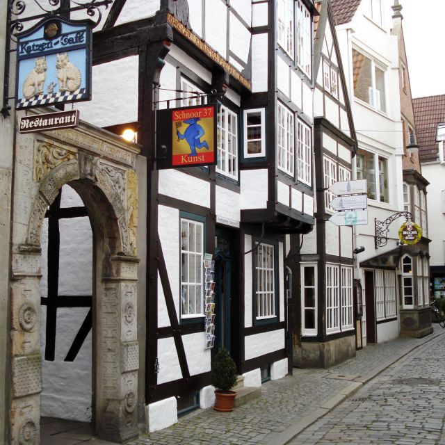 Bremen: Old Town Tour with Costumed Performer & Tour Guide - Who Will Love This Tour?