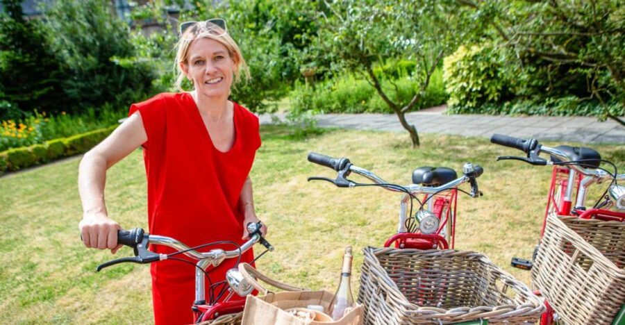 Bruges: Guided Retro Bike Tour of Highlights and Hidden Gems - What Makes This Tour Stand Out?